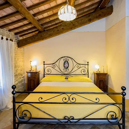 Feriehus Stunning In Monte San Martino
